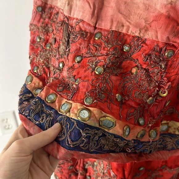 Ethnic Antique Ceremonial Museum Worthy Garment - Picture 14 of 14